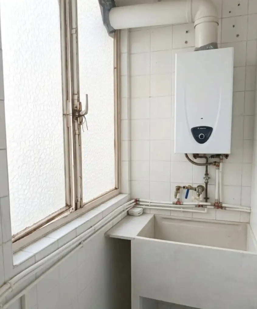 Baño de Piso en venta en Valencia con Balcón y Alarma