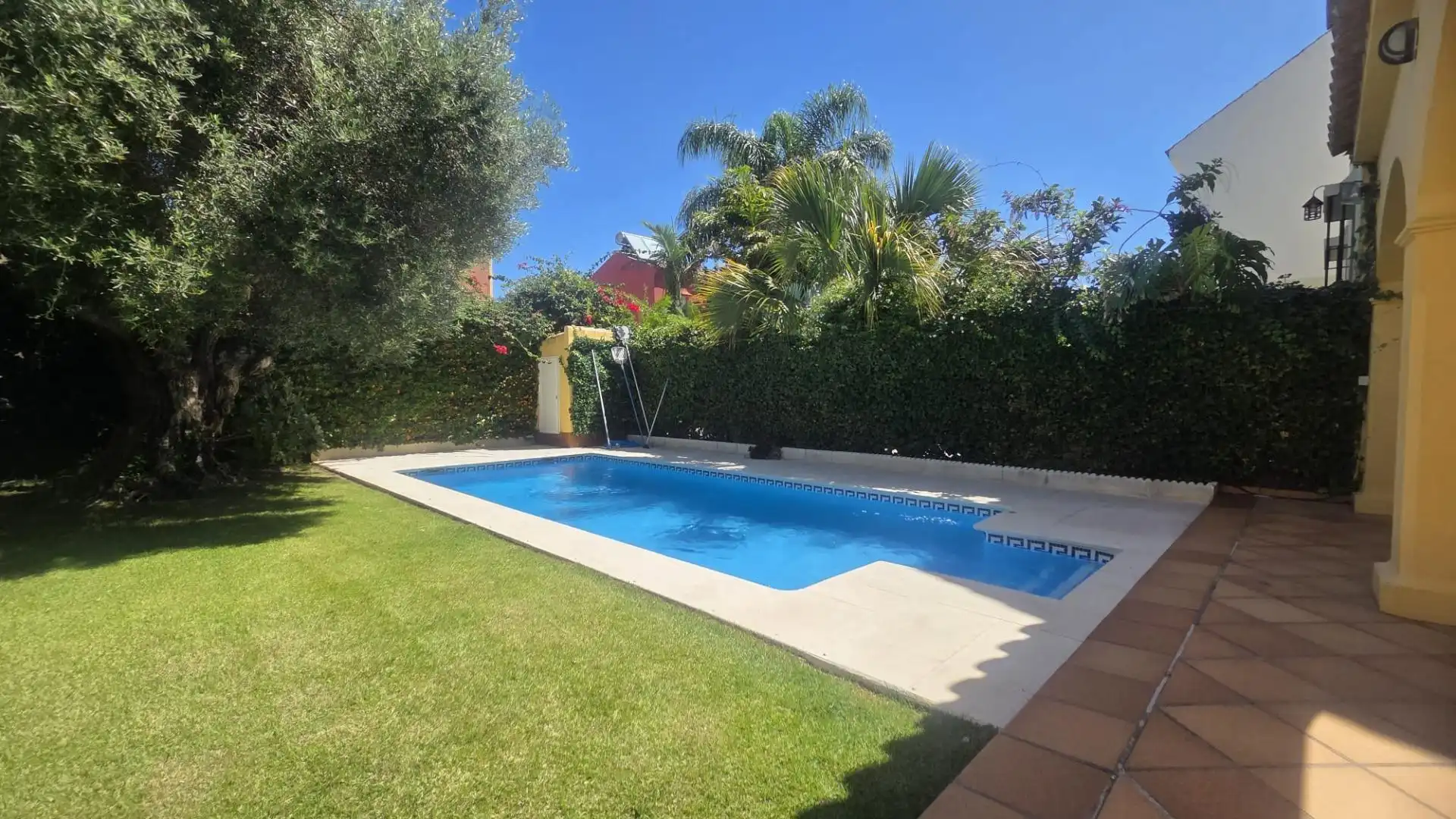 Habitatge amb piscina en venda a Avenida SANTA BEATRIZ DE SILVA, imagen 2