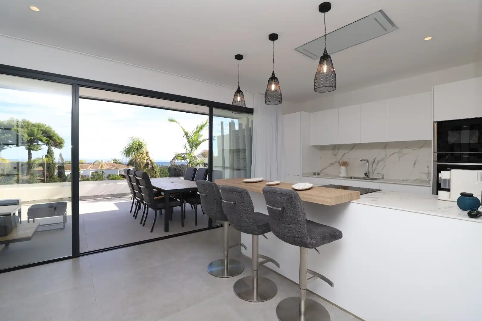 Cuina de Apartament de lloguer en Estepona amb Aire condicionat, Calefacció i Terrassa