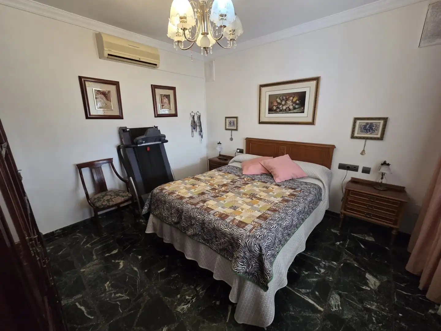 Habitación de Casa o chalet en venta en Málaga con Jardín privado, Terraza y Piscina