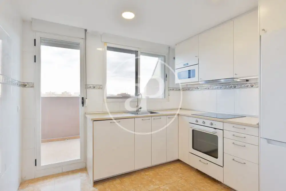 Cocina de Piso de alquiler en Valencia con Aire acondicionado, Calefacción y Terraza