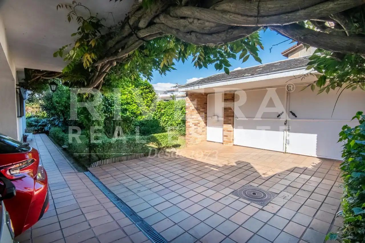 Vista exterior de Casa o chalet en venta en Vigo  con Calefacción, Jardín privado y Terraza
