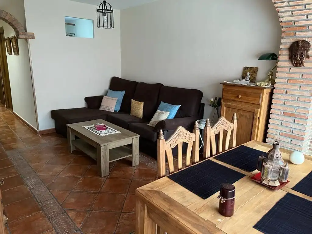 Sala de estar de Apartamento de alquiler en Algeciras con Aire acondicionado, Jardín privado y Amueblado