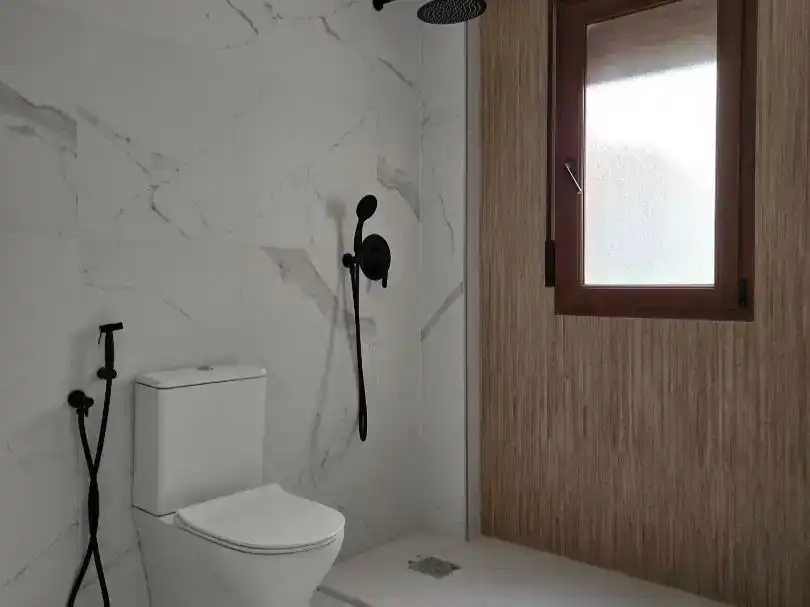 Bathroom of Flat for share in La Roda, Albacete