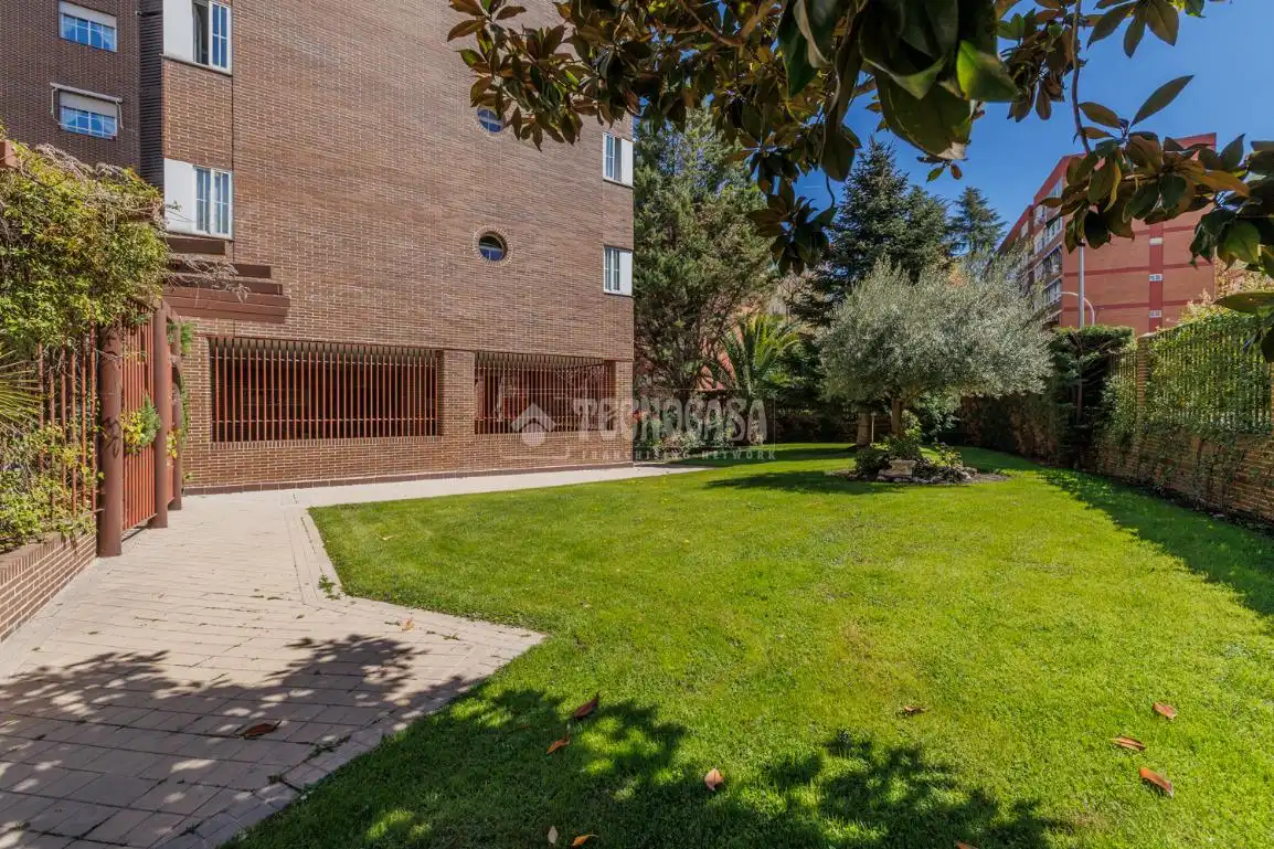 Jardín de Piso en venta en Madrid con Aire acondicionado, Calefacción y Parquet