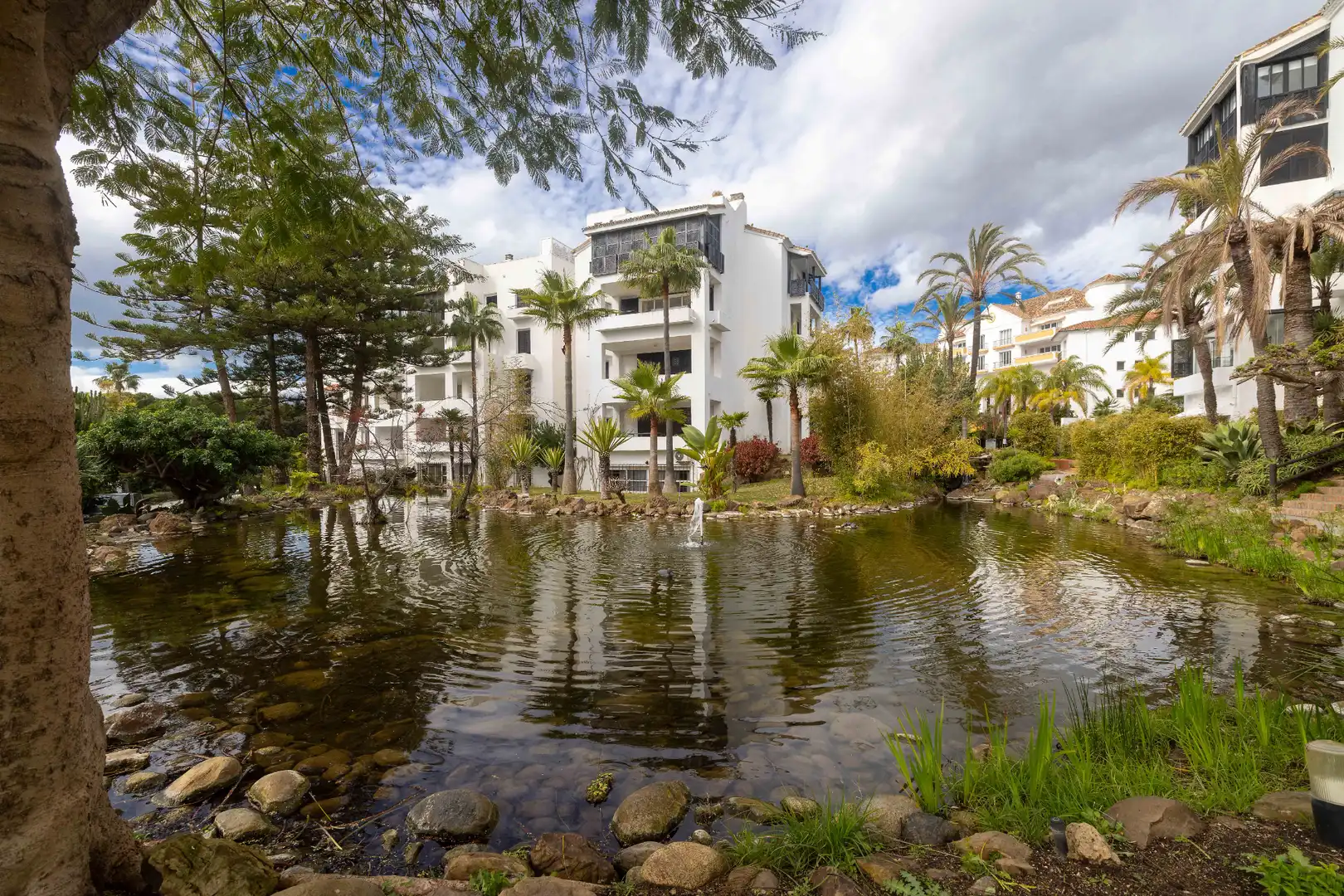 Vista exterior de Piso en venta en Marbella con Terraza, Trastero y Balcón