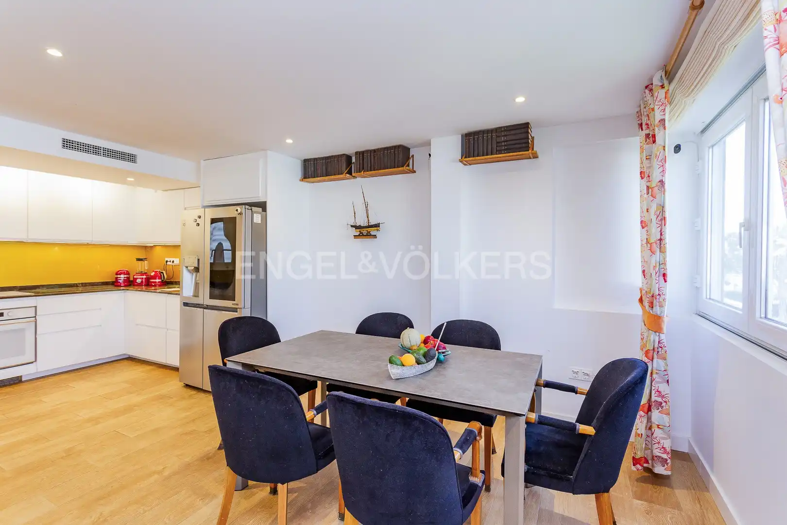Dining room of Flat for rent in Sitges  with Air Conditioner, Heating and Swimming Pool
