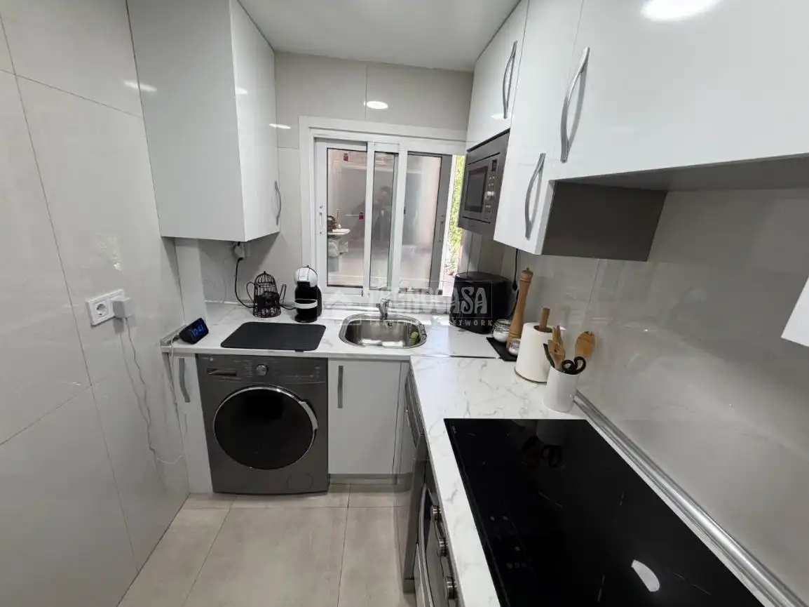 Flat for sale in Reyes Católicos