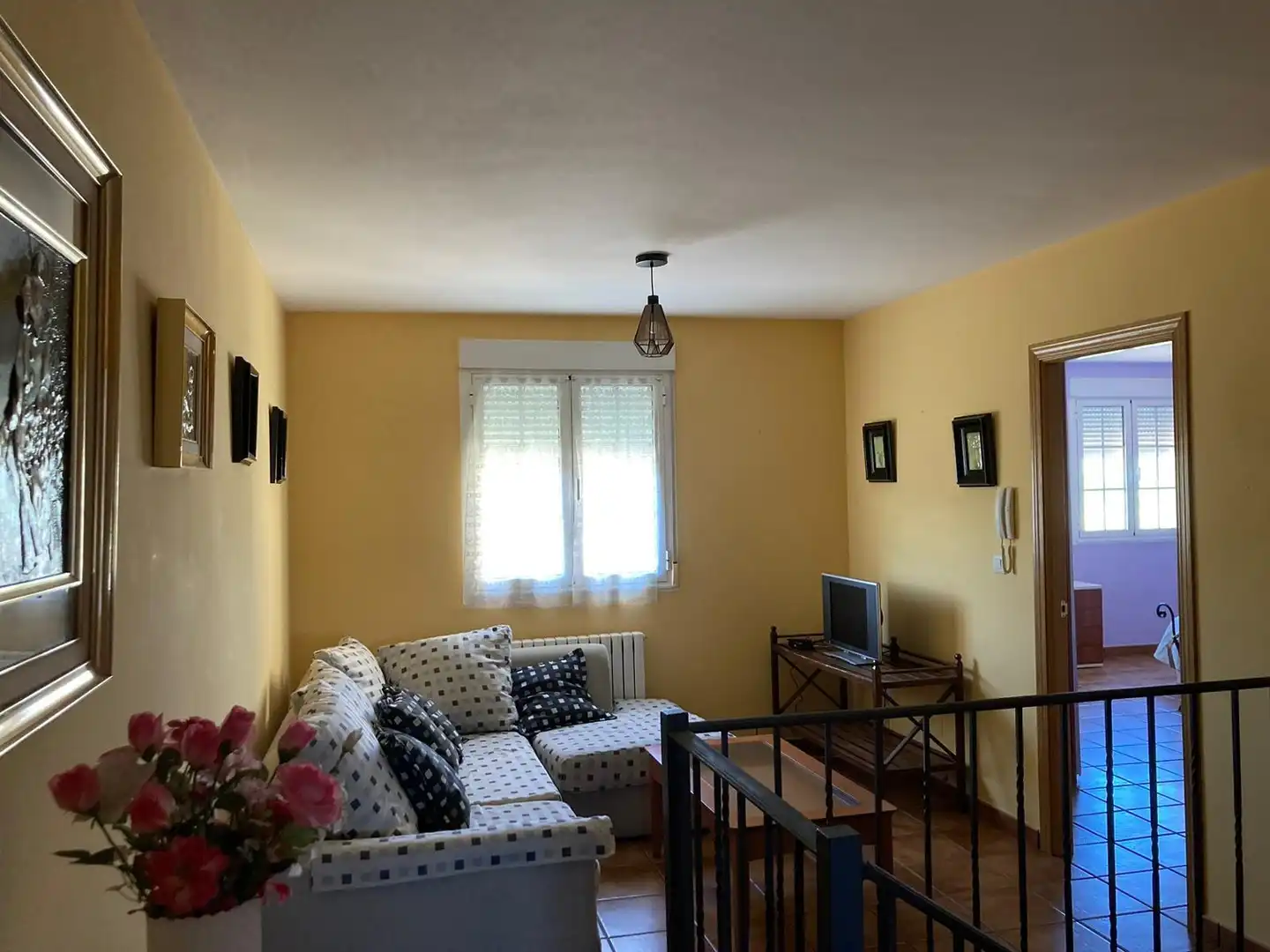 Sala d'estar de Casa o xalet en venda en Ponferrada amb Calefacció, Jardí privat i Terrassa