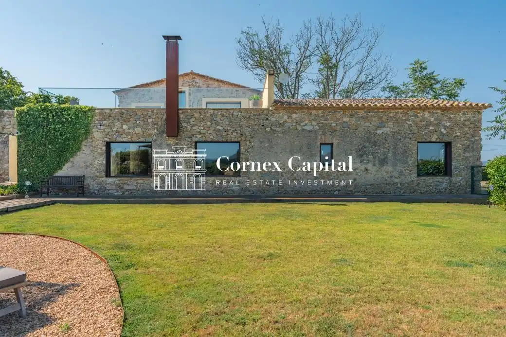 Vista exterior de Casa o xalet de lloguer en Pals amb Jardí privat, Terrassa i Piscina