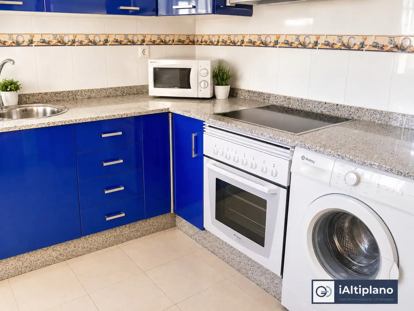 Cocina de Piso en venta en Baza con Calefacción y Amueblado