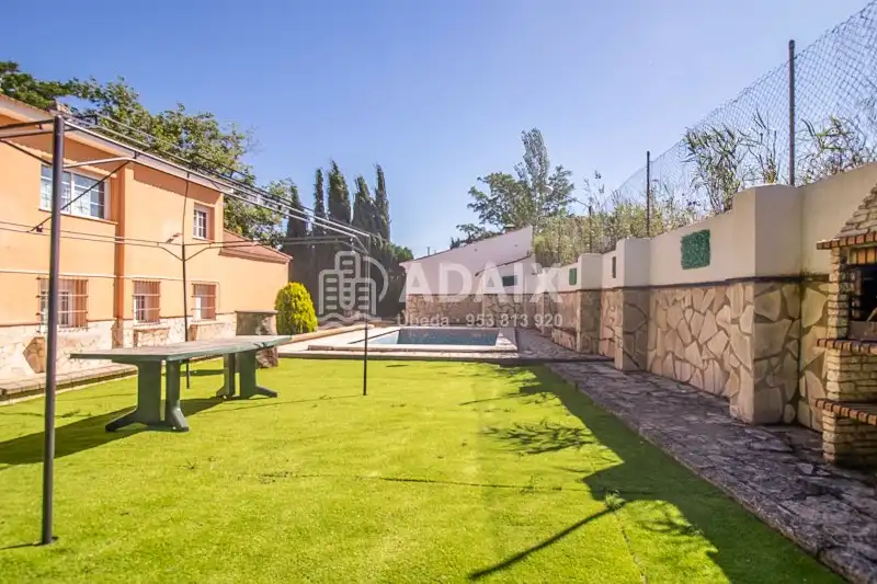 Jardí de Finca rústica en venda en Baeza amb Aire condicionat, Terrassa i Traster