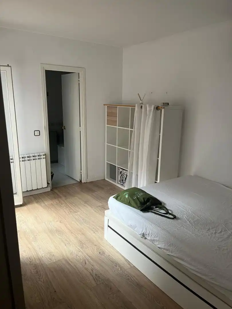 Bedroom of Apartments for rent in Girona  with Heating