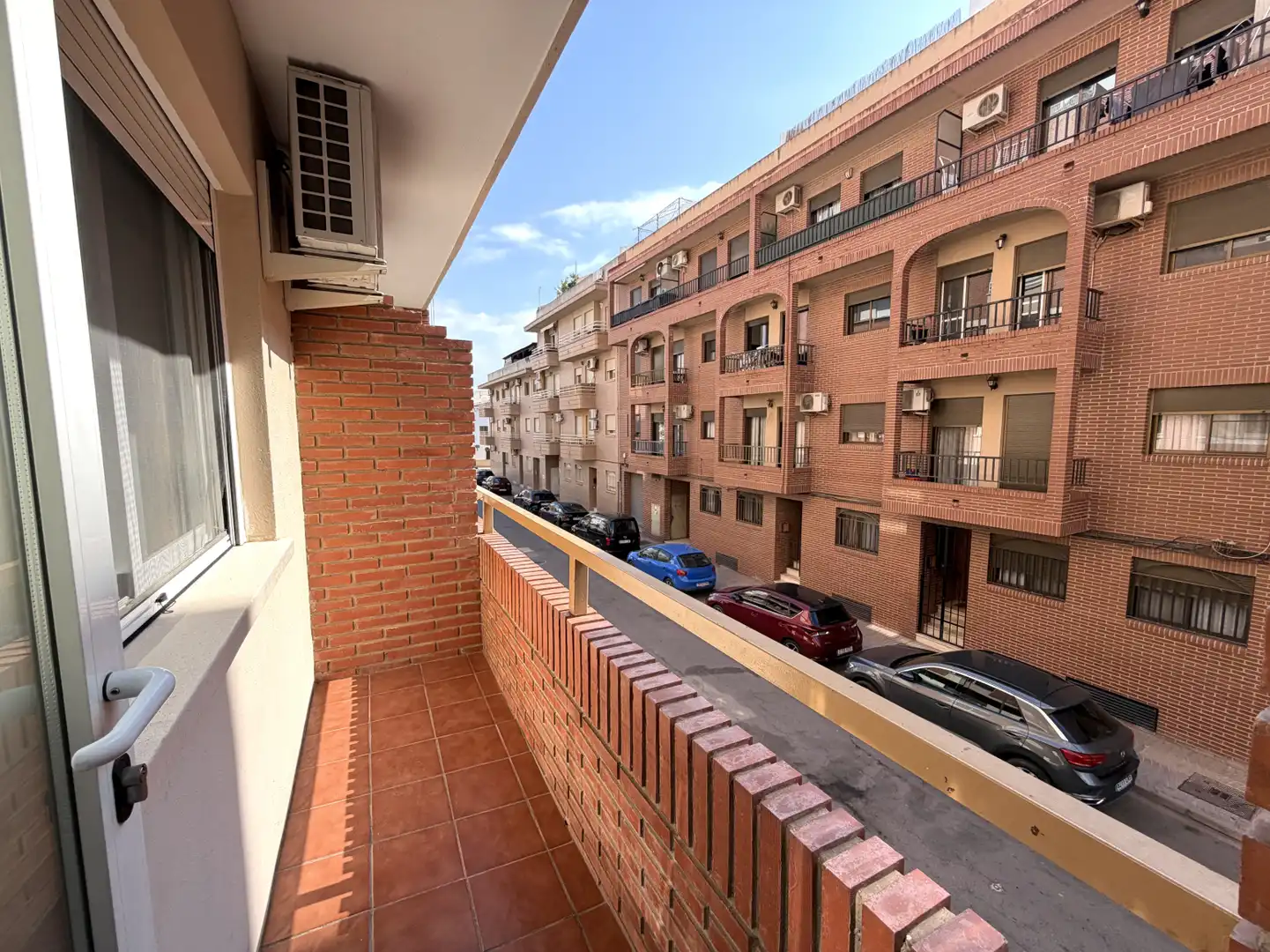 Außenansicht von Wohnung zum Verkauf in Rafelbuñol / Rafelbunyol mit Klimaanlage, Terrasse und Balkon