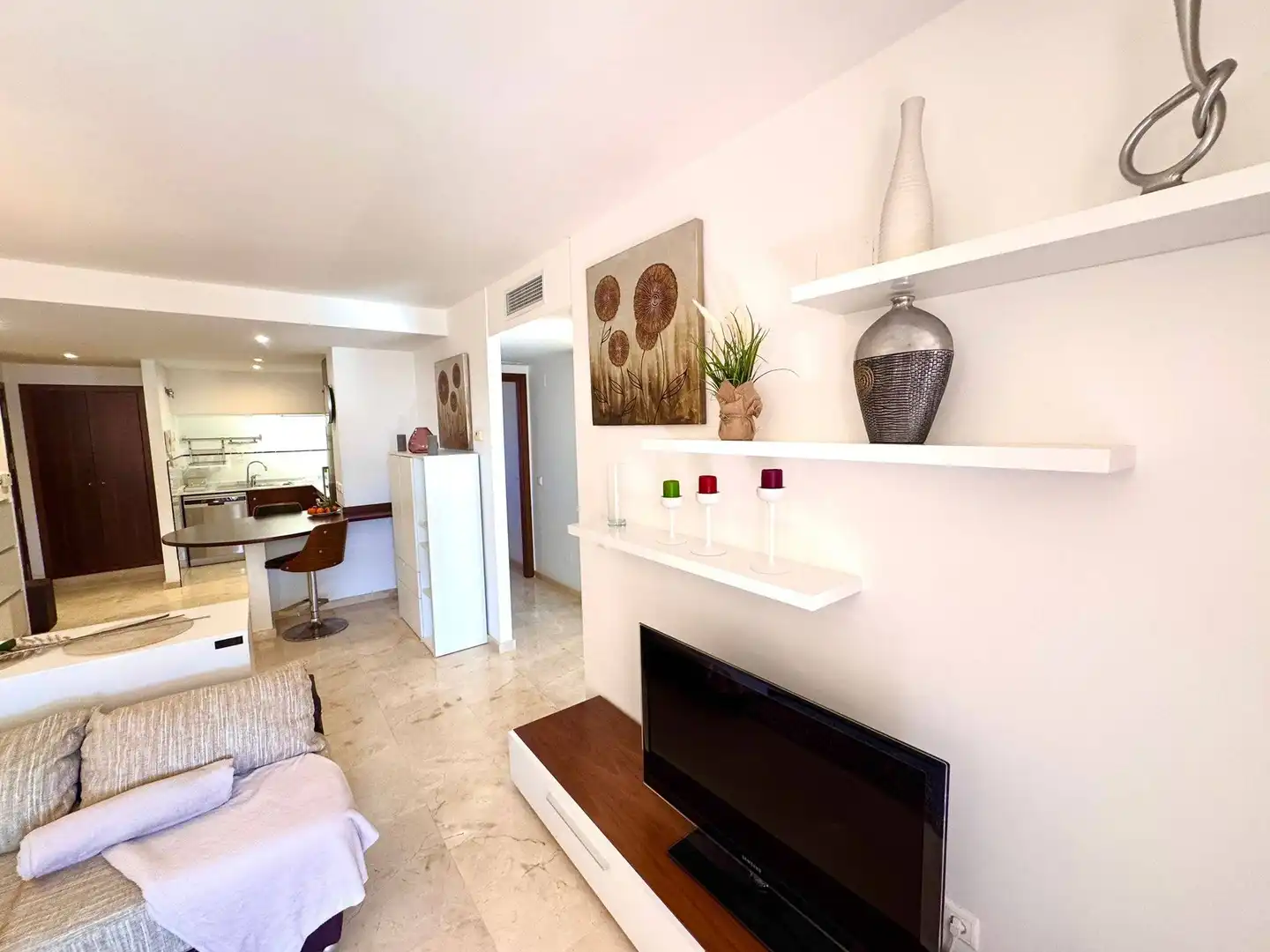 Sala d'estar de Apartament en venda en Torrevieja amb Aire condicionat, Calefacció i Jardí privat
