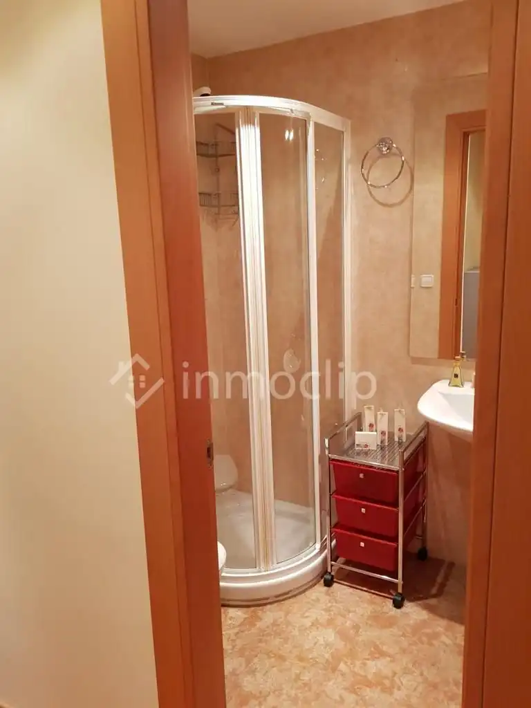Bathroom of Study for rent in Salamanca  with Heating and Furnished