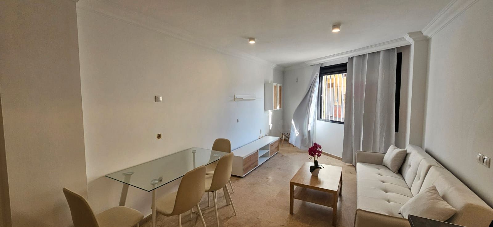 Sala de estar de Piso en venta en Arona con Terraza, Amueblado y Horno