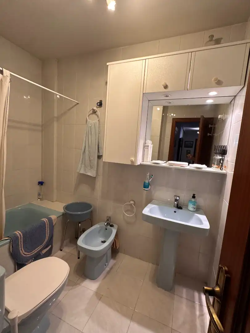 Badezimmer von Wohnung zum Verkauf in Cuenca mit Heizung, Parkett und Terrasse