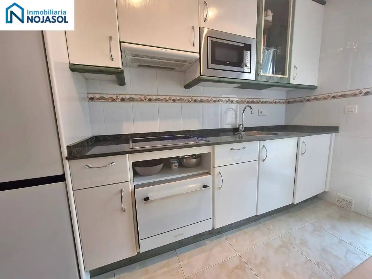Cocina de Apartamento de alquiler en Noja con Calefacción, Terraza y Amueblado