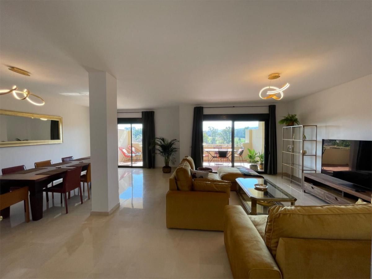 Sala d'estar de Àtic de lloguer en Marbella amb Aire condicionat, Calefacció i Terrassa
