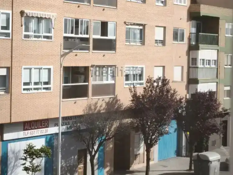 Vista exterior de Pis en venda en  Albacete Capital amb Aire condicionat, Terrassa i Balcó