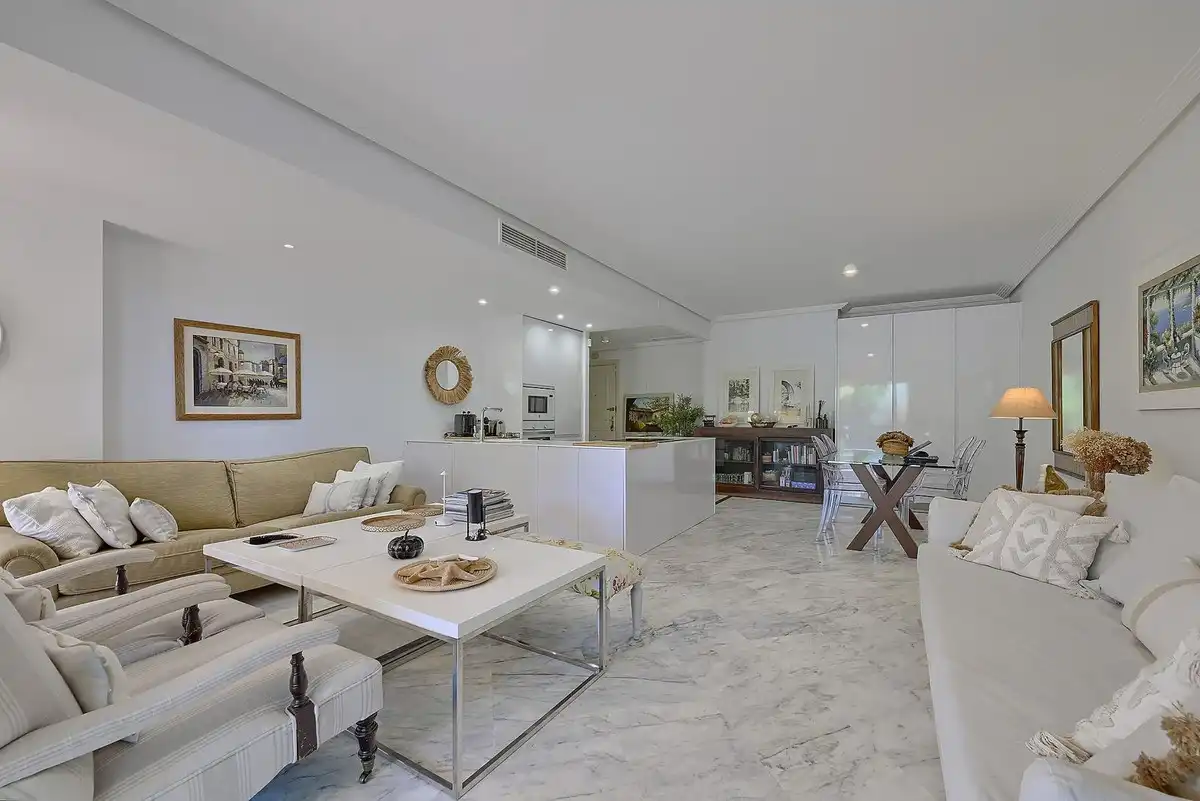 Piso con ascensor en venta en Río Real - Los Monteros, imagen 5