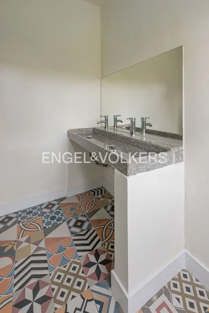 Bany de Casa o xalet de lloguer en Madrid amb Aire condicionat, Calefacció i Jardí privat