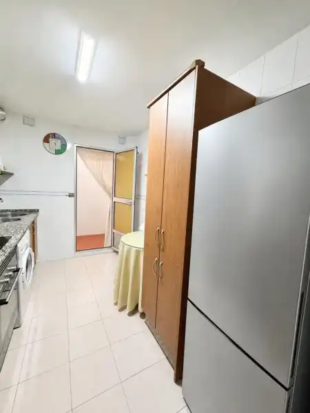 Ground floor for sale in Campillos  with Air Conditioner, Washing machine and Microwave