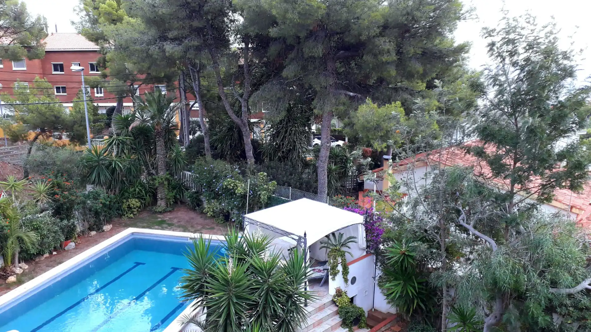 Piscina de Casa o xalet en venda en Castelldefels amb Aire condicionat, Calefacció i Jardí privat