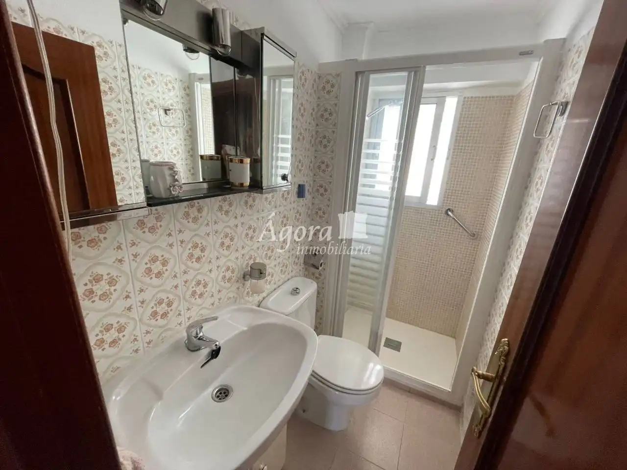 Baño de Piso en venta en Valladolid con Calefacción y Amueblado