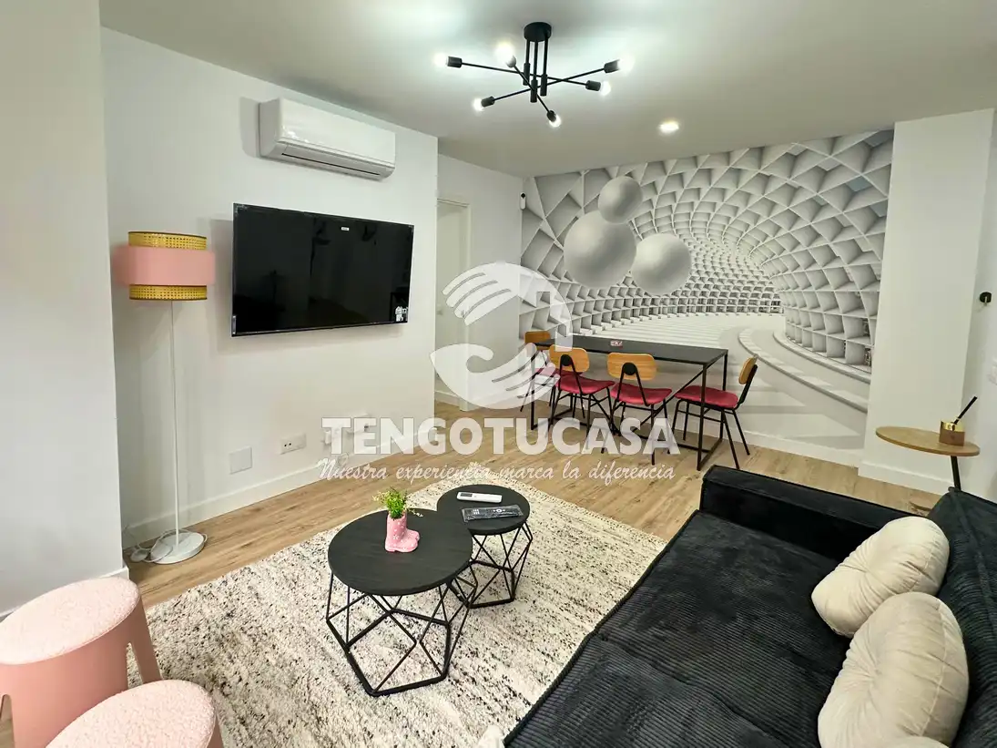 Sala d'estar de Pis en venda en Madrid amb Aire condicionat, Calefacció i Moblat