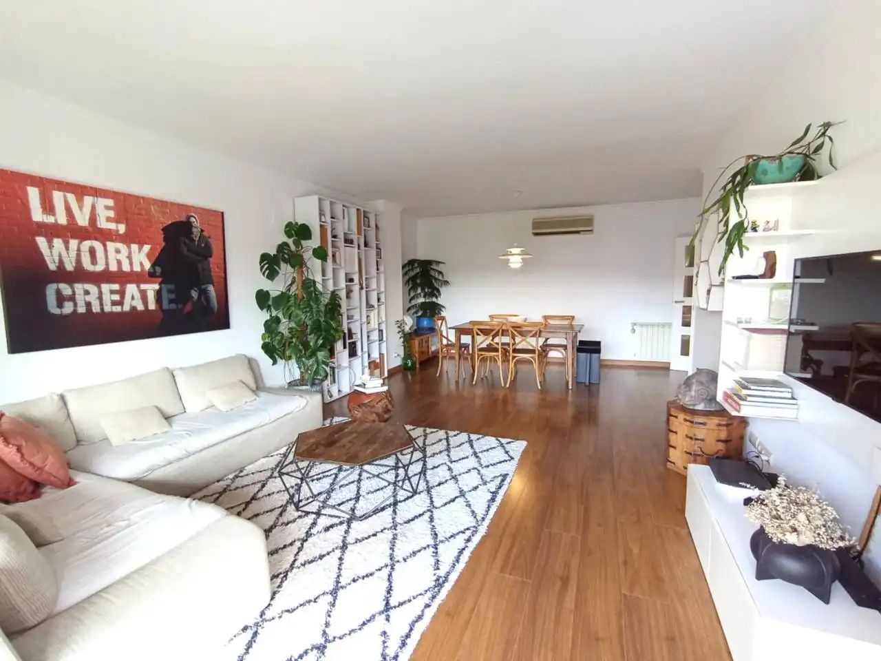 Wohnzimmer von Wohnung zur Miete in Sant Cugat del Vallès mit Klimaanlage, Heizung und Parkett