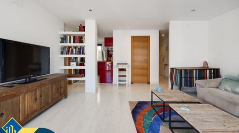 Apartamento reformado con terraza, en la provincia de Alicante, en la ciudad de Torrevieja, en la zona de Playa de los Náufragos.