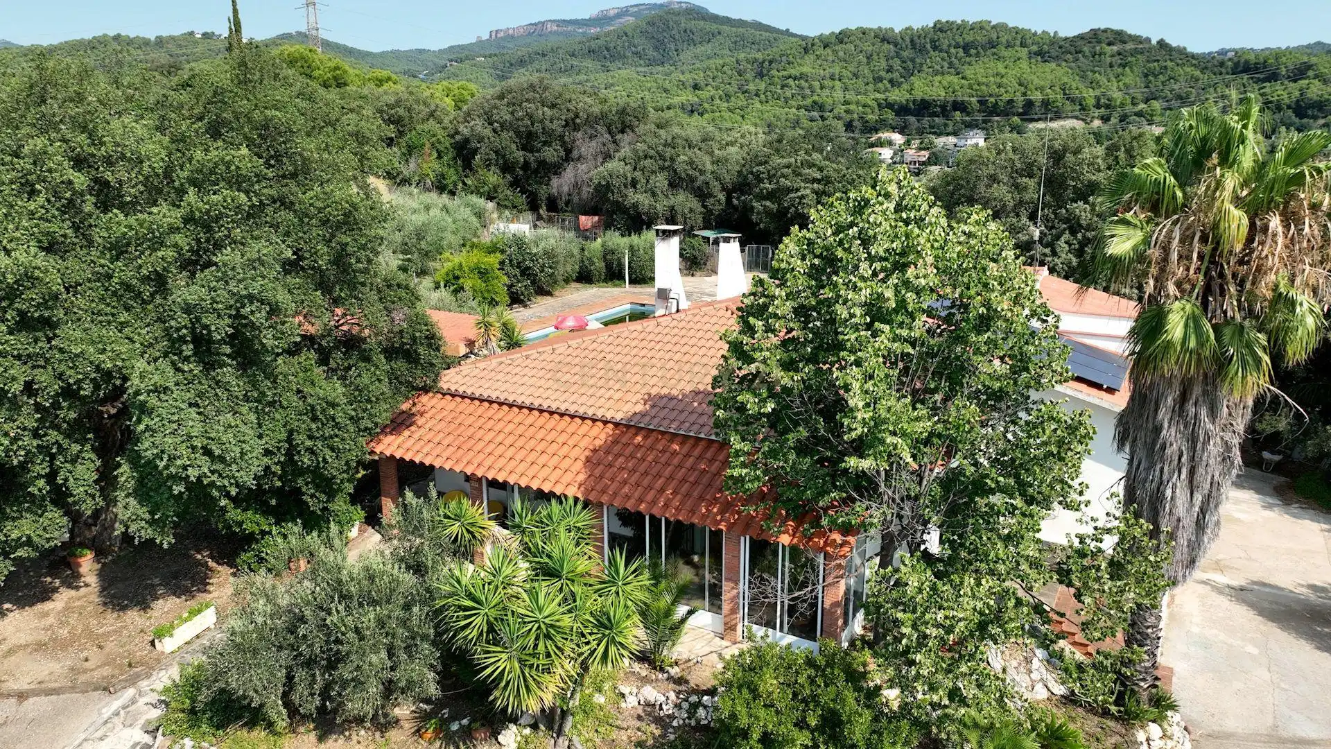 Exterior view of Houses for sale in Terrassa  with Air Conditioner, Private garden and Storage room