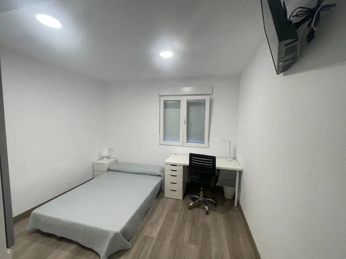 Bedroom of Flat for share in Cartagena  with Air Conditioner, Heating and Furnished