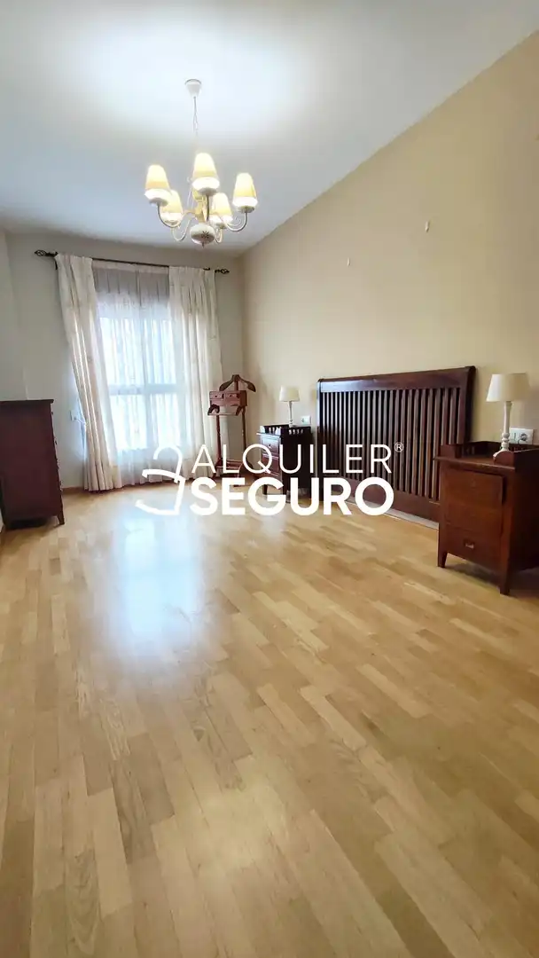 Habitación de Piso de alquiler en Valencia con Aire acondicionado y Calefacción