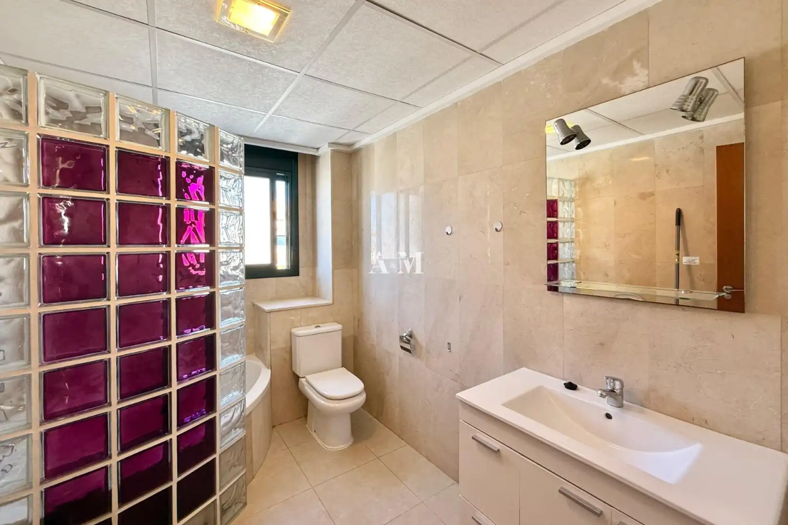 Baño de Casa adosada de alquiler en Rojales con Aire acondicionado, Calefacción y Jardín privado