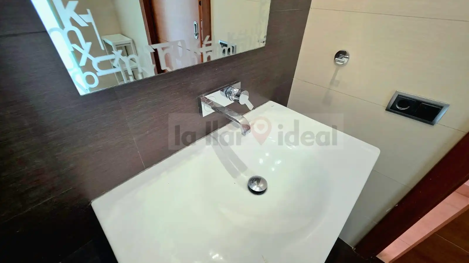 Bathroom of Flat for sale in Sant Esteve Sesrovires  with Air Conditioner, Heating and Terrace