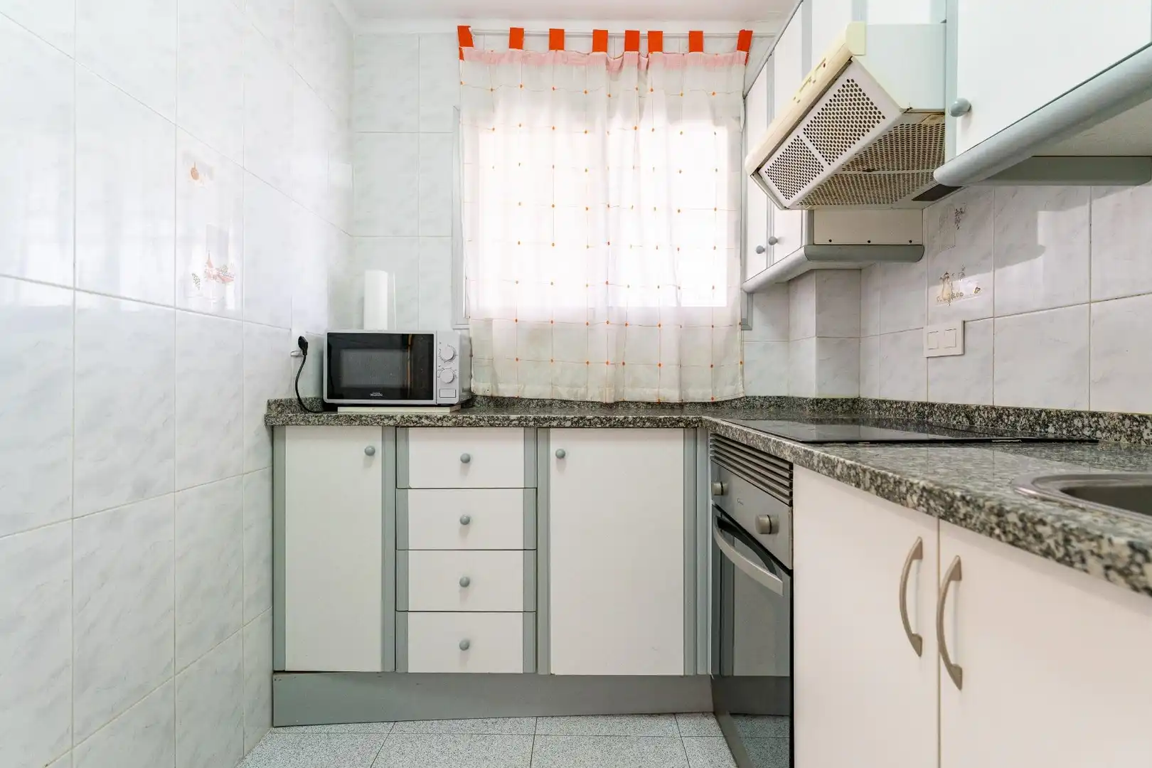 Küche von Wohnungen zum Verkauf in Salou mit Privatgarten, Terrasse und Gemeinschaftspool