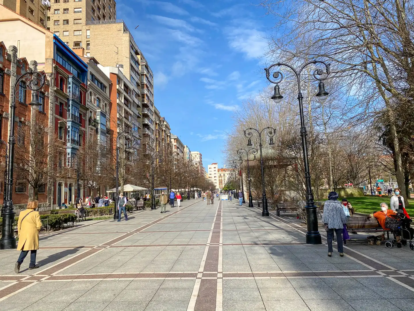 Vista exterior de Pis en venda en Gijón  amb Calefacció, Parquet i Terrassa