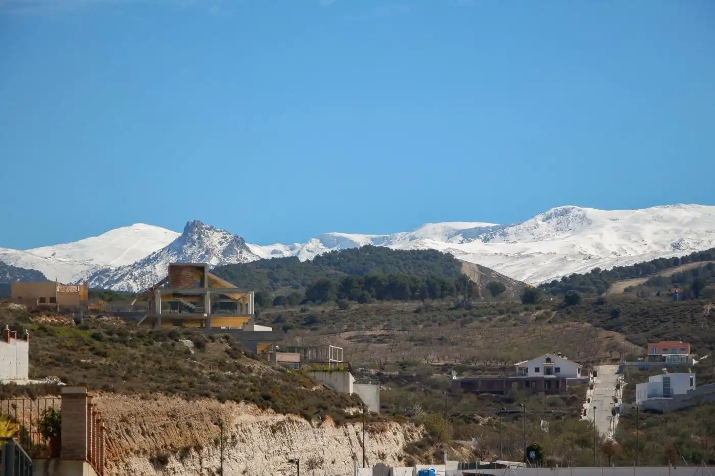 Vista exterior de Casa o xalet en venda en La Zubia amb Aire condicionat, Calefacció i Jardí privat