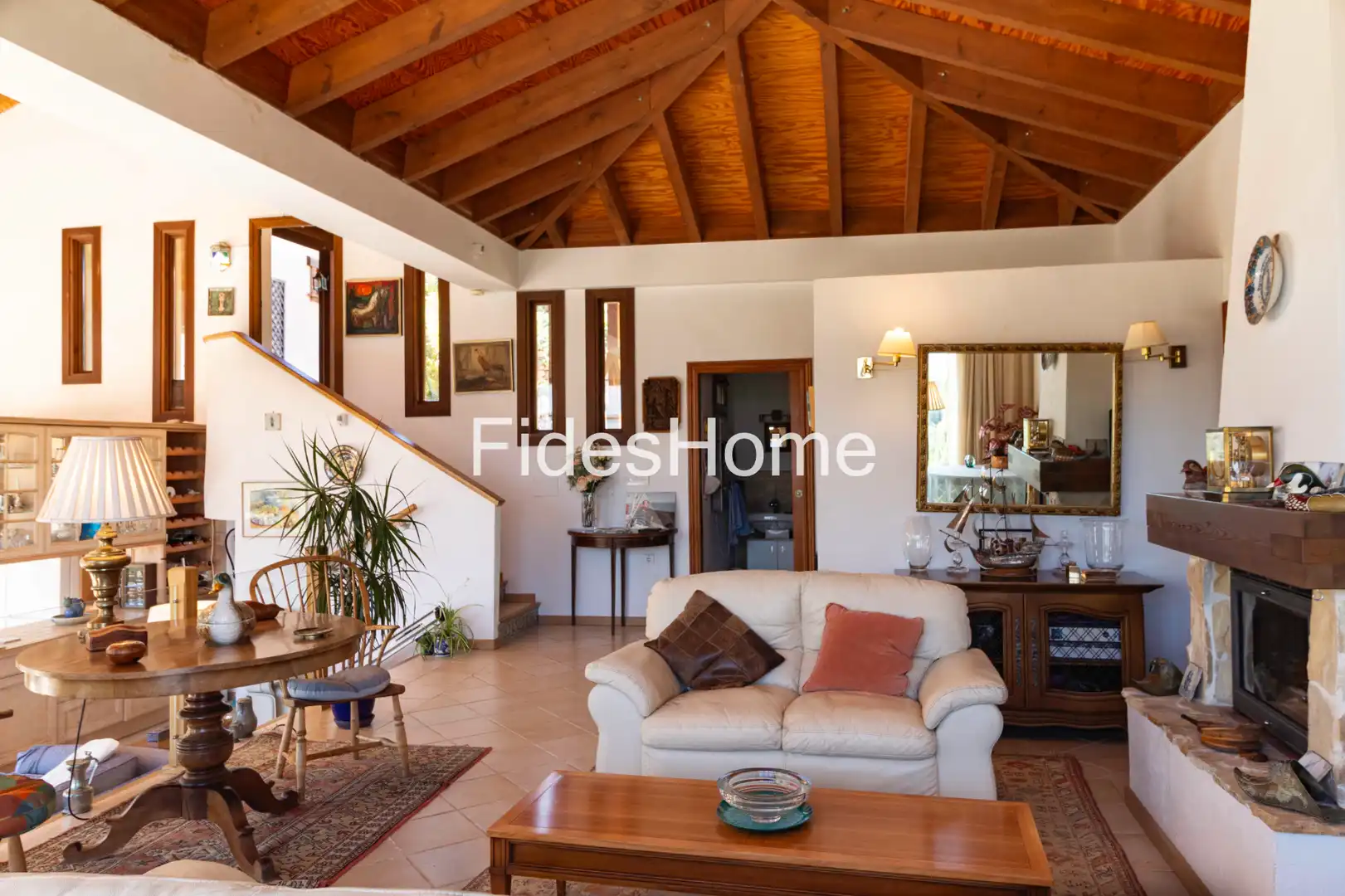 Sala d'estar de Finca rústica en venda en Villamena amb Aire condicionat, Calefacció i Jardí privat