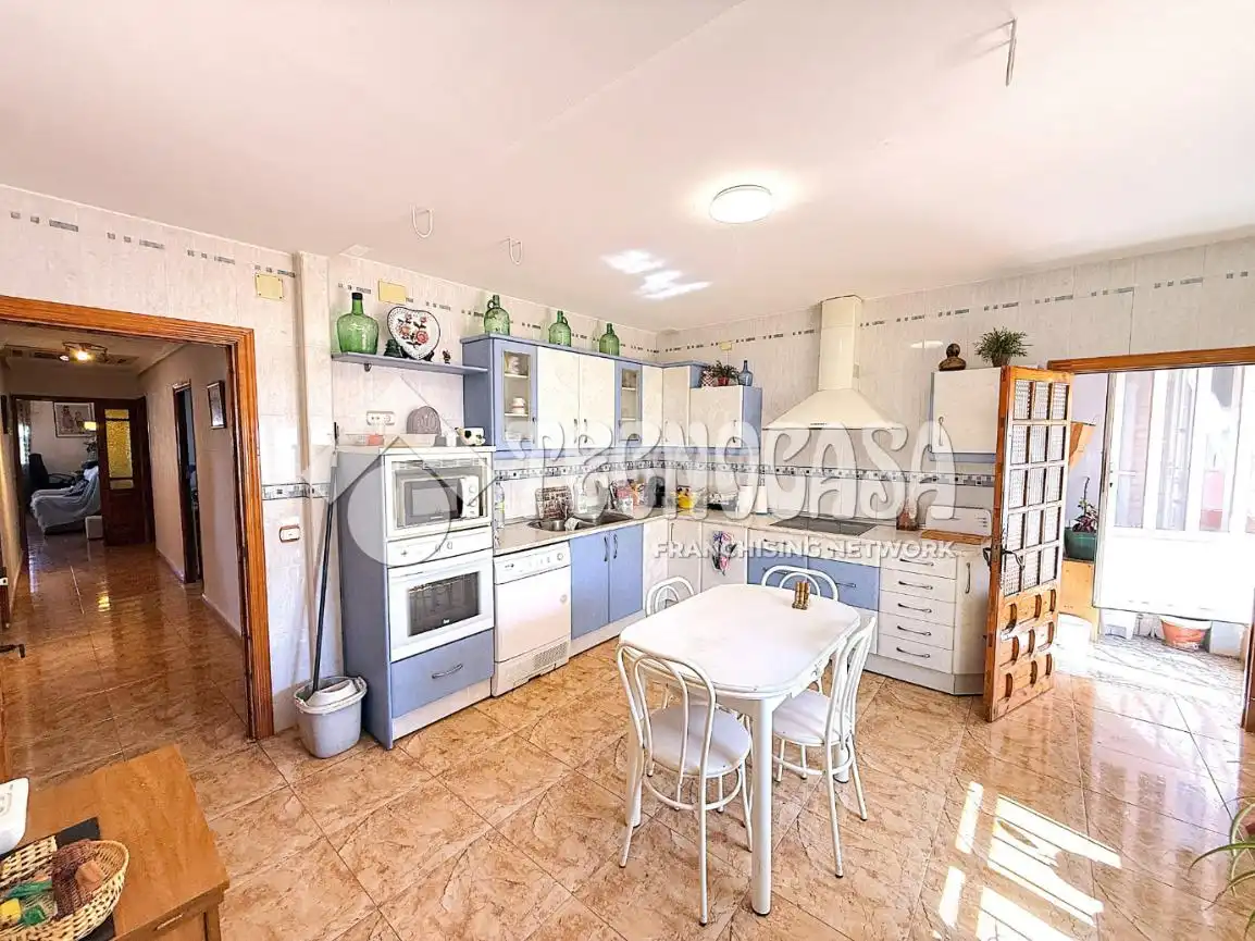 Cocina de Casa o chalet en venta en Torrejoncillo del Rey con Aire acondicionado, Calefacción y Jardín privado