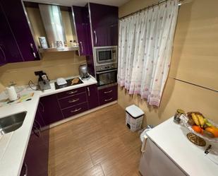 Cuina de Casa o xalet en venda en  Jaén Capital amb Aire condicionat, Terrassa i Traster