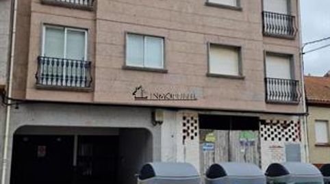 Excelente oportunidad! Local Comercial con una superficie de 123 m ubicado en la localidad de Illa de Arousa, provincia de Ponteve