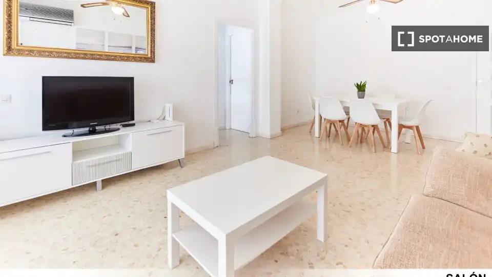 Sala de estar de Piso de alquiler en Sevilla con Aire acondicionado, Calefacción y Amueblado
