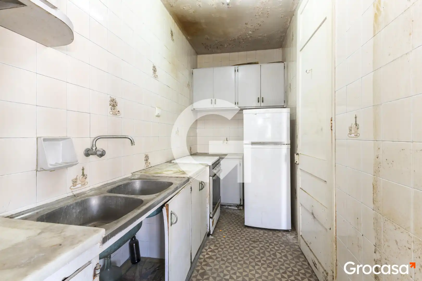 Cocina de Piso en venta en Molins de Rei con Horno, Lavadora y Balcón