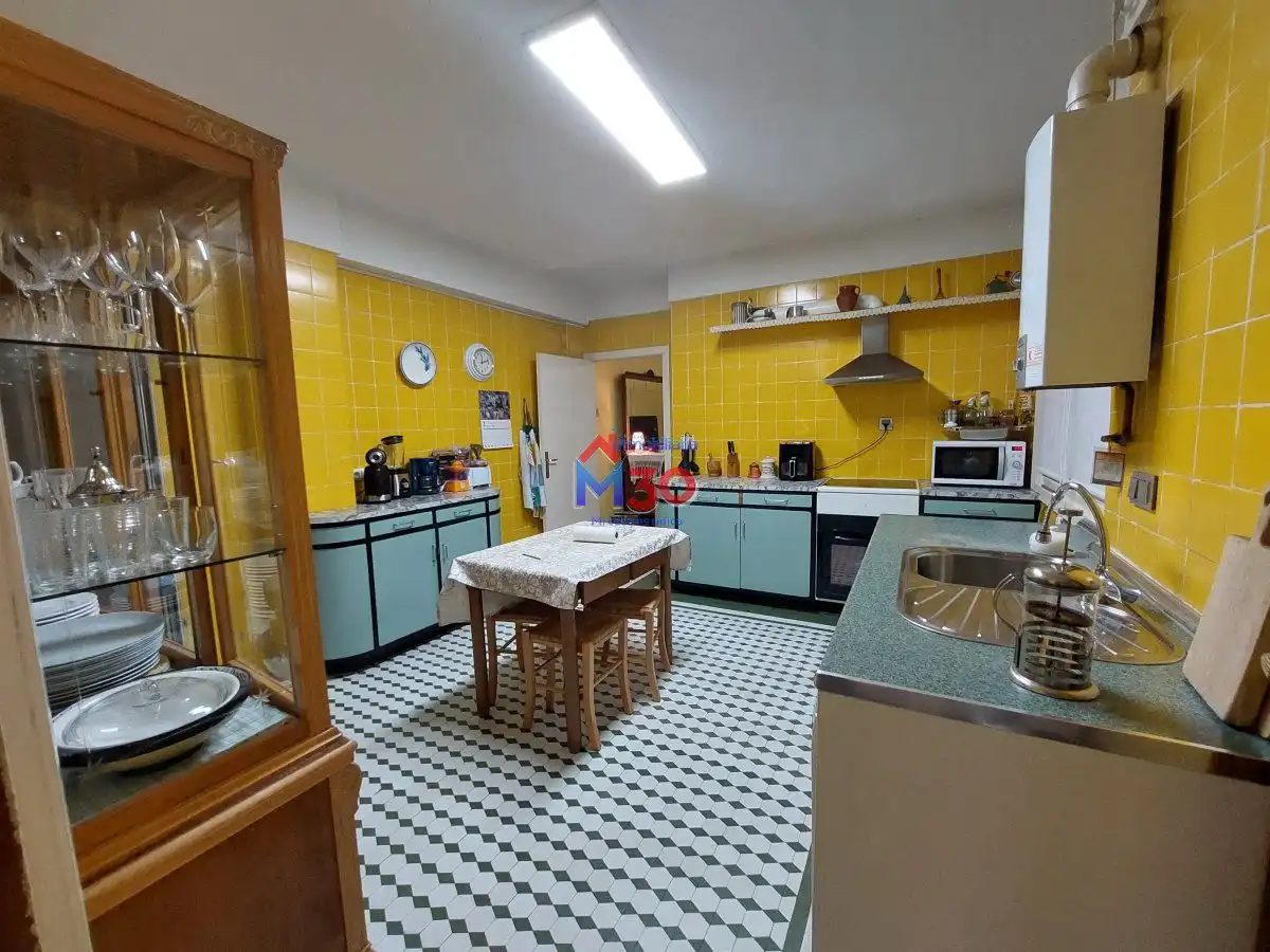 Cocina de Piso en venta en Miranda de Ebro con Calefacción, Terraza y Trastero