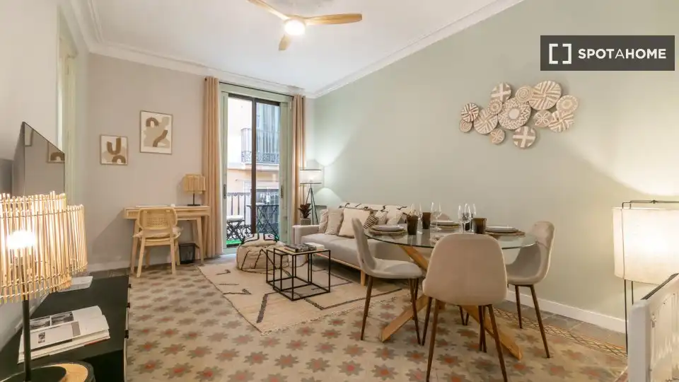 Flat with terrace to rent in Ciutat Vella, imagen 3