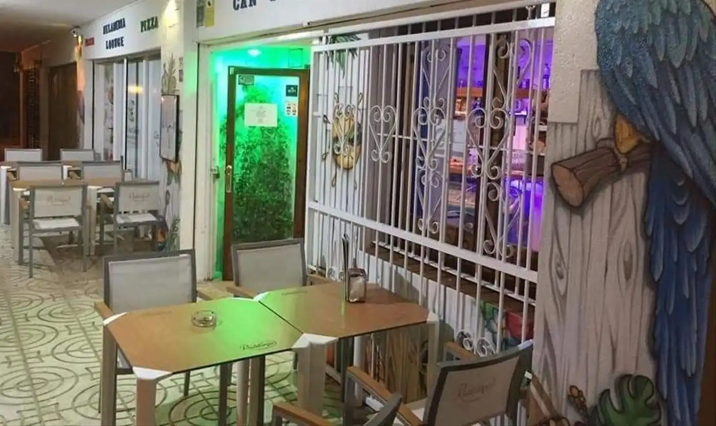 Local en venda en Sant Pere Pescador amb Aire condicionat, Calefacció i Terrassa